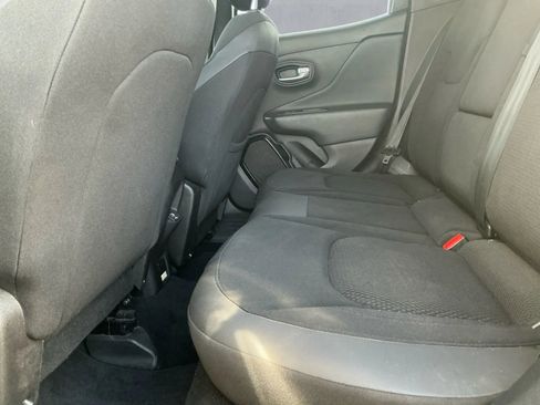 Used 2018 Jeep Renegade Altitude w/ Popular Equipment Group image 14