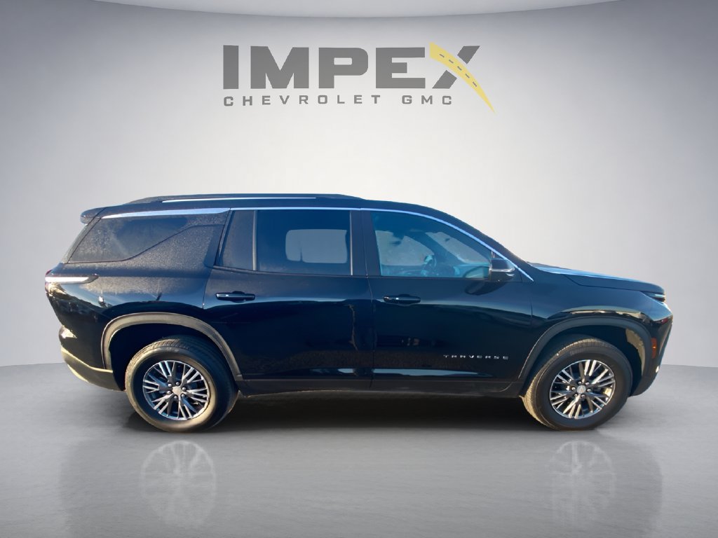 Used 2026 Chevrolet Traverse LT w/ Driver Confidence Package FWD image 6