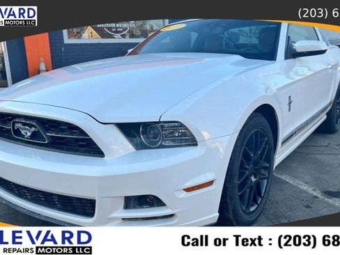 Used 2013 Ford Mustang Premium image 3