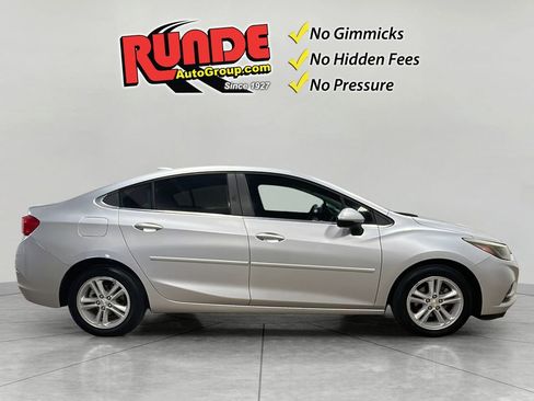 Used 2016 Chevrolet Cruze LT w/ Convenience Package FWD image 7