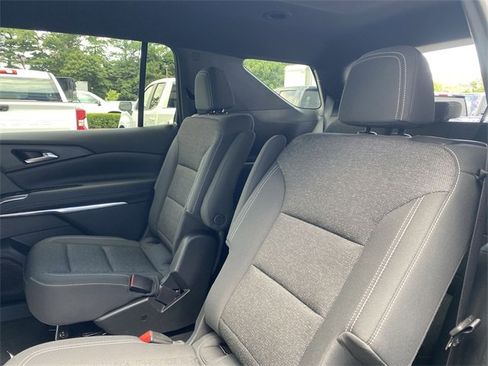 Certified 2025 Chevrolet Traverse LT image 24
