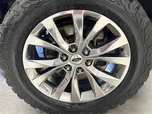 Used 2017 Ford F150 Lariat w/ Equipment Group 502A Luxury image 32