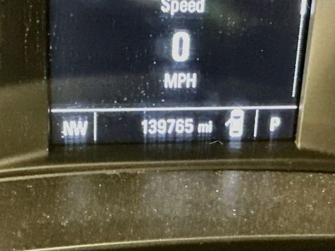 Used 2017 Chevrolet Malibu LT FWD image 19