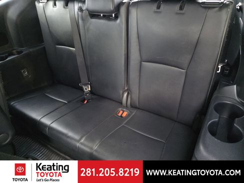 Used 2024 Toyota Highlander XLE FWD image 18