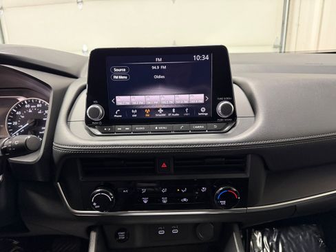 Used 2024 Nissan Rogue S image 18