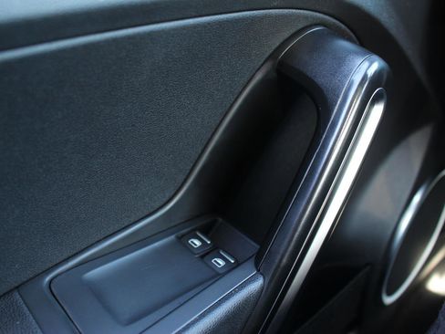 Used 2019 Volkswagen Beetle 2.0T Final Edition SEL image 28