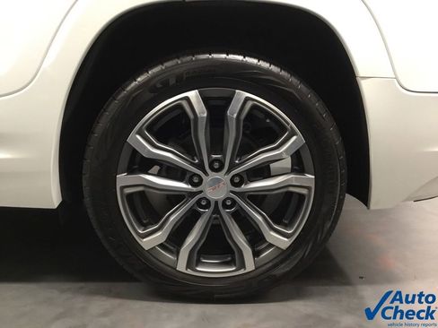 Used 2018 GMC Terrain Denali w/ Advanced Safety Package image 19