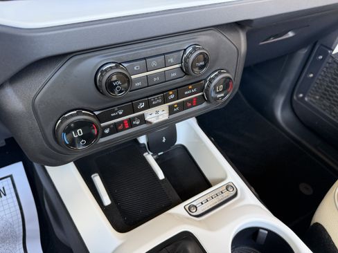 Used 2026 Ford Bronco Outer Banks AWD/4WD image 33