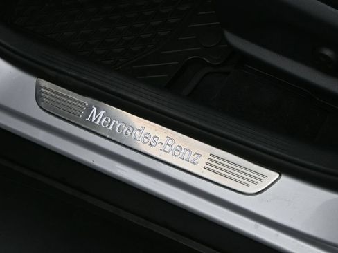 Used 2017 Mercedes-Benz GLC 300 4MATIC image 6