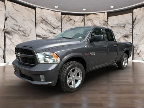 Used 2017 RAM 1500 Express w/ Express Value Package AWD/4WD image 11