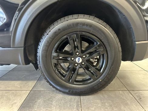 Used 2023 Ford Explorer XLT w/ Equipment Group 202A AWD/4WD image 8
