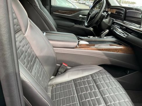 Used 2024 Cadillac Escalade Sport Platinum w/ LPO, ONYX Package image 8