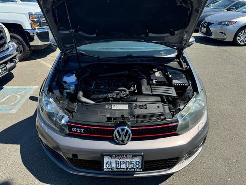 Used 2010 Volkswagen GTI 4-Door image 19
