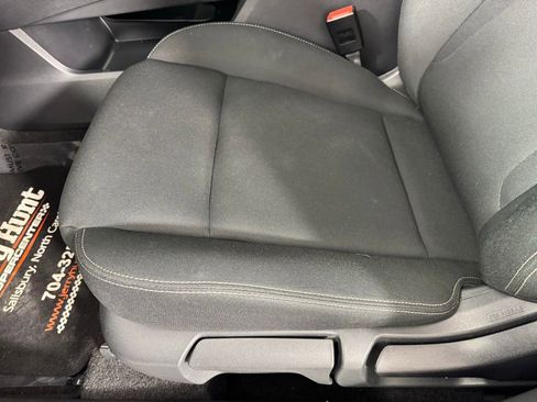Used 2023 Nissan Rogue S FWD image 12