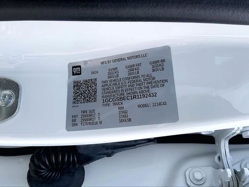 Used 2024 Chevrolet Colorado W/T w/ WT Convenience Package II RWD image 35