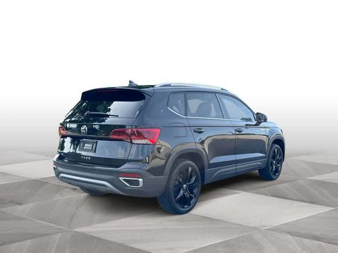 Certified 2024 Volkswagen Taos SE FWD image 8