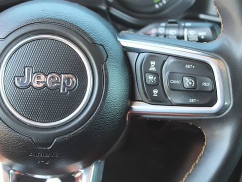 Used 2024 Jeep Wrangler Unlimited Sahara AWD/4WD image 16