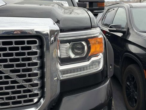 Used 2017 GMC Sierra 2500 Denali w/ Duramax Plus Package image 8