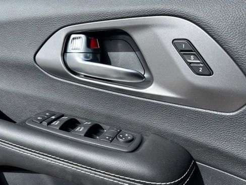 New 2026 Chrysler Pacifica Select AWD/4WD image 14