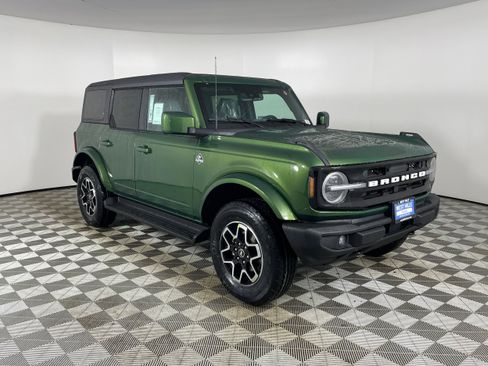 New 2025 Ford Bronco Outer Banks image 7