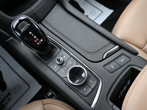 Used 2020 Cadillac XT6 Premium Luxury image 32