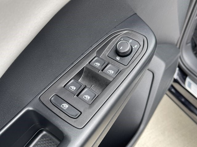 New 2025 Volkswagen Taos SE FWD image 16