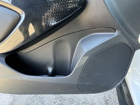 Used 2025 Chevrolet Trax LT image 25