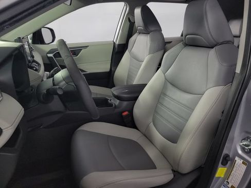 Used 2022 Toyota RAV4 XLE Premium AWD/4WD image 11