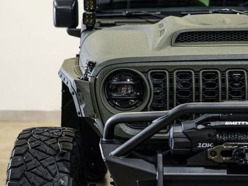 Used 2024 Jeep Wrangler Unlimited Rubicon w/ Technology Group AWD/4WD image 4