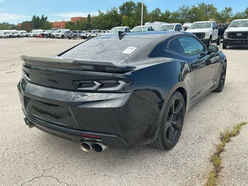 Used 2018 Chevrolet Camaro SS RWD image 3