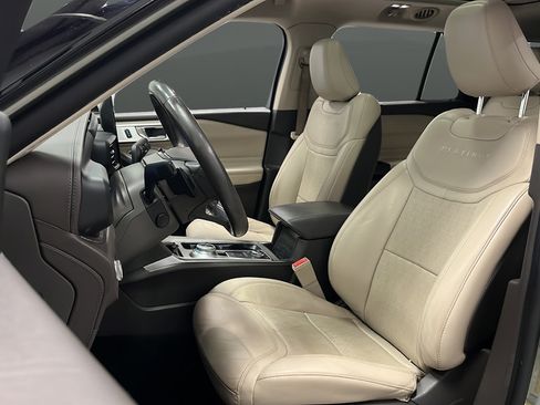 Used 2020 Ford Explorer Platinum w/ Premium Technology Package AWD/4WD image 9