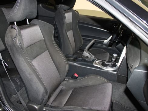 Used 2017 Toyota 86 image 25