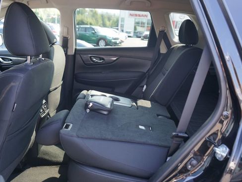 Used 2019 Nissan Rogue SV image 26