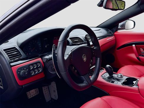 Used 2019 Maserati GranTurismo Sport image 11