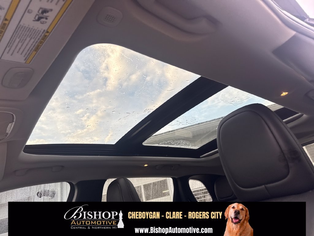 Used 2021 Jeep Cherokee Limited w/ Mopar Interior Package AWD/4WD image 6