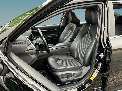 Used 2022 Toyota Camry SE FWD image 20