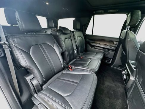 Used 2019 Ford Expedition Limited w/ Special Edition Package AWD/4WD image 32