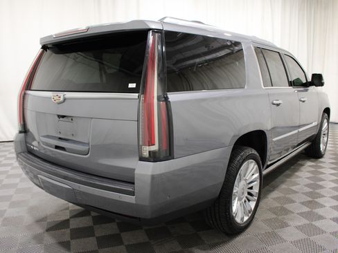 Used 2019 Cadillac Escalade ESV Platinum AWD/4WD image 31