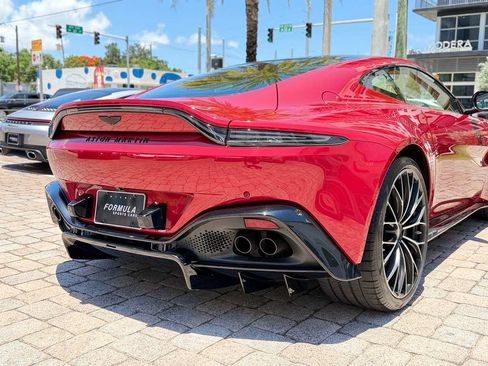 Used 2023 Aston Martin V8 Vantage Coupe RWD image 11