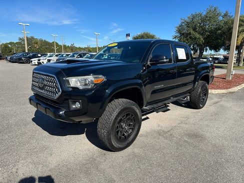 Used 2019 Toyota Tacoma TRD Sport image 12