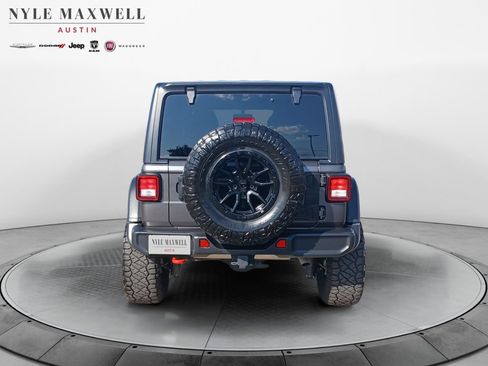 Used 2023 Jeep Wrangler Unlimited Rubicon w/ Cold Weather Group AWD/4WD image 15