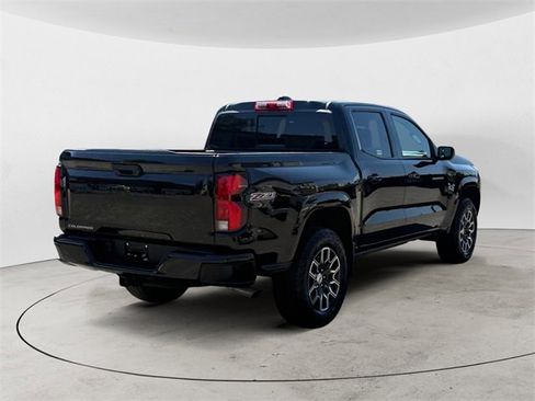 Used 2023 Chevrolet Colorado Z71 w/ Z71 Convenience Package 2 image 5