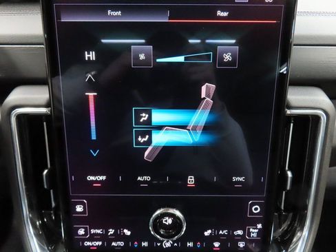 Used 2025 GMC Yukon Denali w/ Sun & Power Step Package image 25