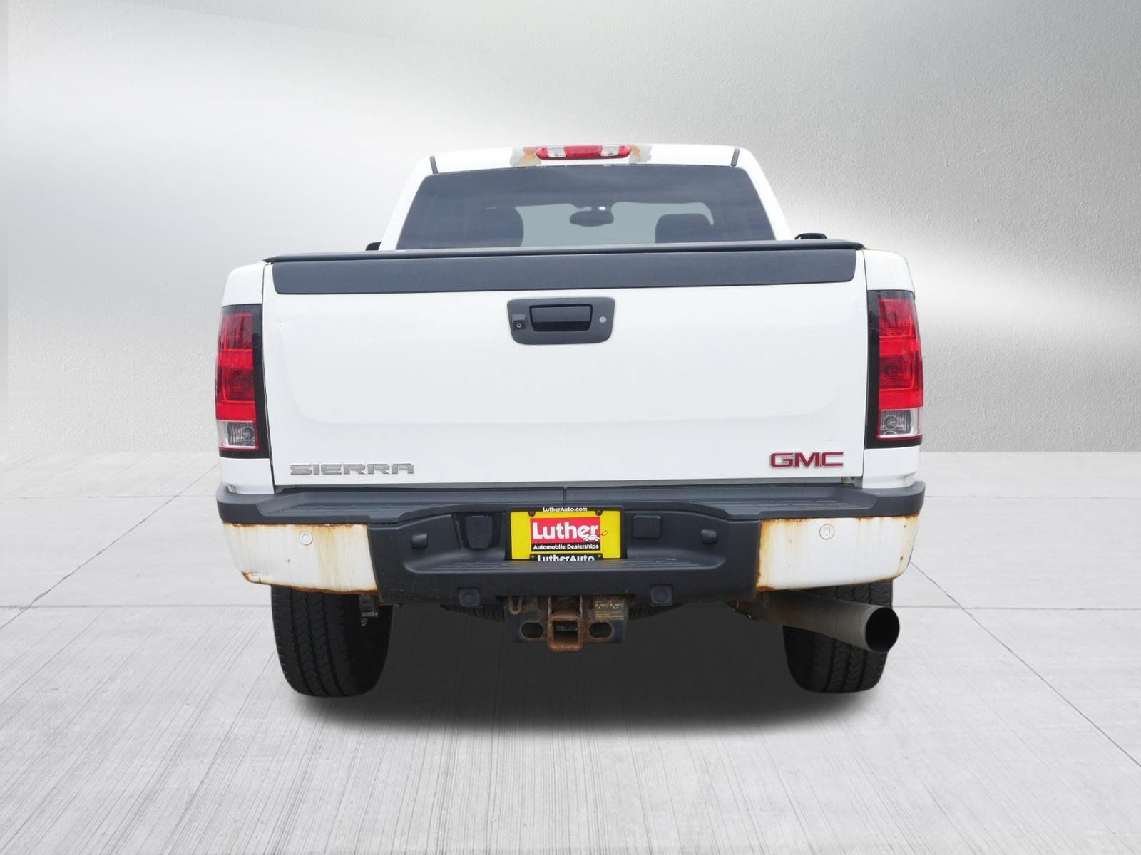 Used 2014 GMC Sierra 2500 Denali w/ Suspension Package, Off-Road AWD/4WD image 6