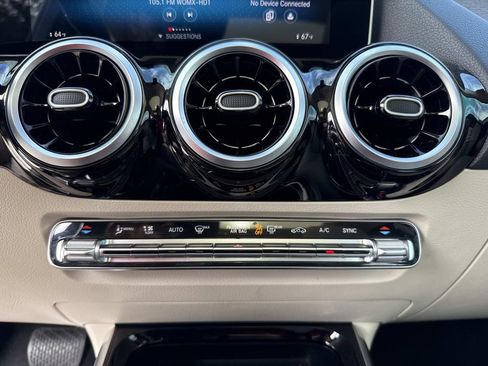 Used 2021 Mercedes-Benz GLA 250 4MATIC image 31