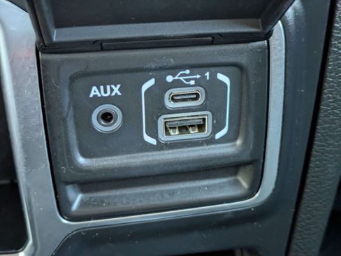 Used 2019 Jeep Wrangler Sport AWD/4WD image 18