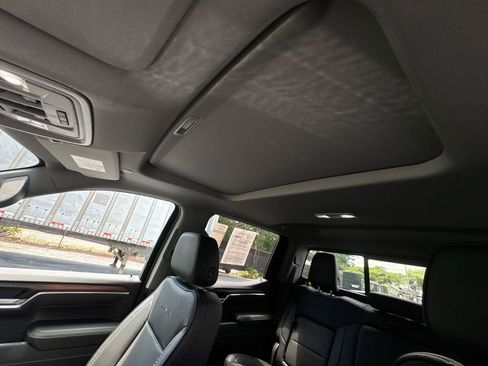 Used 2025 GMC Sierra 1500 Denali w/ Technology Package AWD/4WD image 20
