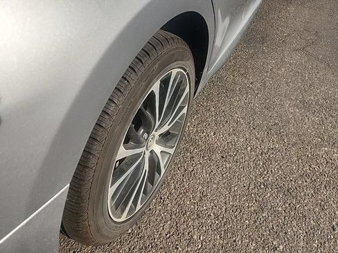 Used 2019 Toyota Camry SE w/ Carpet Mat Package FWD image 15