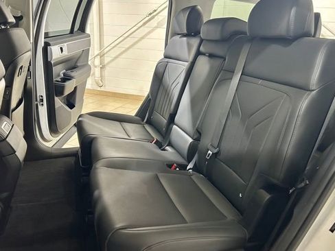 Used 2025 Hyundai Santa Fe SEL FWD image 17