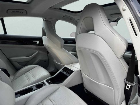 Used 2017 Porsche Panamera image 47